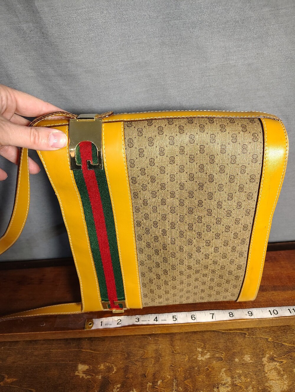 Gucci Yellow Leather and GG Canvas Crossbody Bag - Picture 4 of 13